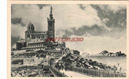 CPA MARSEILLE - NOTRE DAME DE LA GARDE ET LES ILES - Notre-Dame De La Garde, Aufzug Und Marienfigur