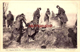 CPA GUERRE 1914-1918 - EN CHAMPAGNE CUISINE AU BORD DE LA ROUTE - Oorlog 1914-18