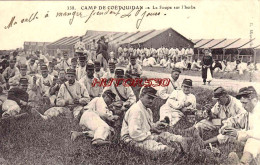 CPA CAMP DE COETQUIDAN - LA SOUPE SUR L'HERBE - Guer Coetquidan