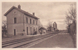 La Gare : Vue Intérieure - Monts Sur Guesnes