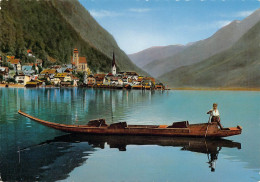 Hallstatt Am Hallstätter See (Salzkammergut) Blick über Den See Auf Ort, Ruderboot - Hallstatt