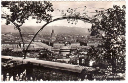 CARTOLINA TORINO PANORAMA ANNULLO TARGHETTA TORINO TI ATTENDE - Viste Panoramiche, Panorama