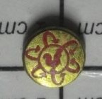 513e Pin's Pins / Beau Et Rare : ANIMAUX / Mini Pin's COQ ROUGE - Dieren