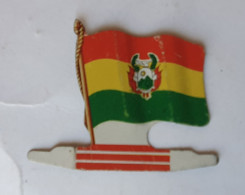 FIGURINE PUBLICITAIRE PLAQUE En Métal DRAPEAU AMERICORAMA ALSACIENNE BOLIVIE 1963 - Sonstige & Ohne Zuordnung