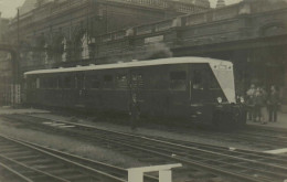 Automotrice En Gare - Trenes