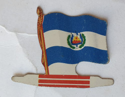 FIGURINE PUBLICITAIRE PLAQUE En Métal DRAPEAU AMERICORAMA  ALSACIENNE REPUBLIQUE SALVADOR 1963 - Otros & Sin Clasificación