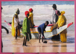 Visuel Pas Très Courant - Sénégal - Retour De Pêche - Senegal