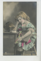 ENFANTS - LITTLE GIRL - MAEDCHEN - CHATS - CAT - Jolie Carte Fantaisie Portrait Fillette Et Chat - Gatos