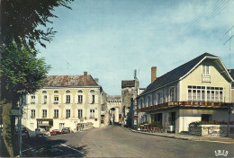 *CPM - 86 - LA ROCHE POSAY - Cours Pasteur Et La Porte De Ville - La Roche Posay