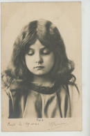 ENFANTS - LITTLE GIRL - MAEDCHEN - Jolie Carte Fantaisie Portrait Fillette "Paix " - Portretten