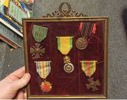 Lot Cadre Et MEDAILLE MILITAIRE DECORATION  WW1 Engagé Volontaire Blessé Et Croix De Guerre Et WW2 Chevalier Résistance - Francia