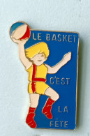 Pin's Le Basket C'est La Fête Signé Euromose Tours - Basketbal