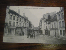 CPA - Châtellerault (86) - Rue Du Pont (Châteauneuf) - Animation - 1918 - SUP (HW 54) - Chatellerault