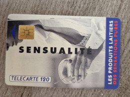 F328 - PRODUITS LAITIERS SENSUALITÉ 120 SO3 - 1993