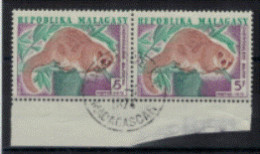 Madagascar - "Lémurien" - Paire Oblitérée N° 536 De 1973 - Madagascar (1960-...)