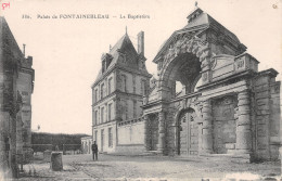 77-FONTAINEBLEAU-N°C4090-E/0305 - Fontainebleau