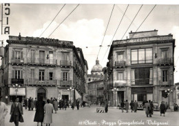 CHIETI - PIAZZA GIANGABRIELE VALIGNANI  - ANIMATA NEGOZI - VG FG - C0366 - Chieti