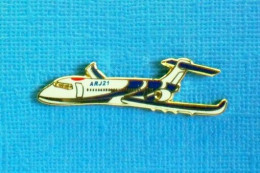 1 PIN'S //   ** AVION COMAC ARJ21-700 ** - Airplanes