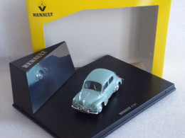 Universal Hobbies Renault 4CV Verte Echelle 1/43 En Boite Vitrine Et Surboite Carton - Sonstige & Ohne Zuordnung