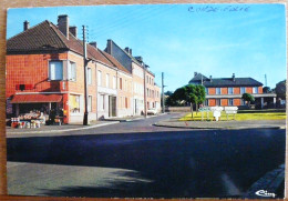 CONDE FOLIE LA PLACE DU 8 MAI - Autres & Non Classés