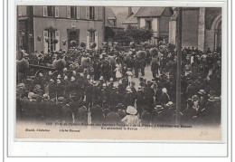 Fête De L'union Amicale Des Sapeurs Pompiers De La Nièvre à CHATILLON EN BAZOIS En Attendant La Revue - Très Bon état - Chatillon En Bazois