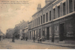 BOHAIN : Rue De L'eglise Et Magasins Des Nouvelles Galeries - Tres Bon Etat - Autres & Non Classés