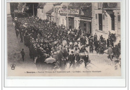 BOURGES - Festival Militaire Du 8 Septembre 1908 - Le Défilé Avenue De La Gare - Très Bon état - Bourges