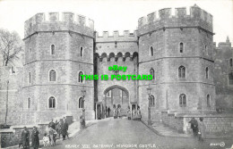 R599027 Windsor Castle. Henry VIII Gateway. Valentine - Monde