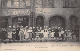 Un Joli Groupe De Petites Lorraines Attendant L'arrivée Des Troupes Françaises à METZ - 19 Novembre 1918 - Très Bon état - Metz
