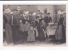 PLOUGASTEL : Les Mariages, Devant La Boutique De La Marchande De Goasteis - Très Bon état - Plougastel-Daoulas