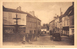 TOURNAN - Rue De Paris Et La Fontaine - Très Bon état - Tournan En Brie