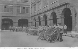 PARIS - Ecole Centrale - Pointeurs Sur Moi - Très Bon état - District 03