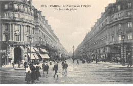 PARIS - L'Avenue De L'Opéra - Un Jour De Pluie - Très Bon état - District 01