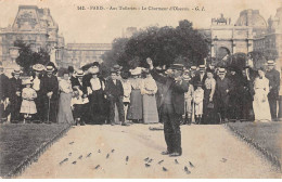 PARIS - Aux Tuileries - Le Charmeur D'Oiseaux - Très Bon état - District 01