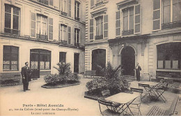 PARIS - Hôtel Avenida - Rue Du Colisée - La Cour Intérieure - Très Bon état - Paris (08)