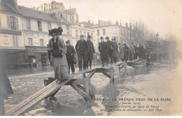 PARIS - La Grande Crue De La Seine 1910 - Passerelle Au Quai De Passy - Très Bon état - Distrito: 16