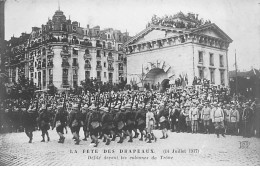 PARIS - La Fête Des Drapeaux - 14 Juillet 1917 - Défilé Devant Les Colonnes Du Trône - Très Bon état - Paris (12)