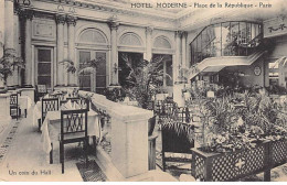 PARIS - Hotel Moderne - Un Coin Du Hall - Place De La République - Très Bon état - Arrondissement: 11