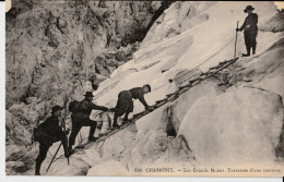 Chamonix. Les Grands Mulets. Traversée D’une Crevasse - Chamonix-Mont-Blanc