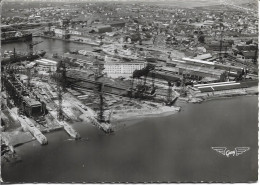 44. SAINT NAZAIRE. VUE AERIENNE. CALES DE LANCEMENTS DES CHANTIERS DE PENHOET. 1956. - Saint Nazaire