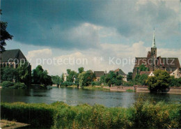 73599762 Wroclaw Ostrow Tumski Gotycki Kosciol Blick Ueber Den Fluss Zur Kirche  - Polen