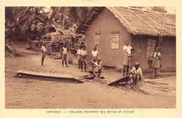 Cameroun - Ecoliers Préparant Des Nattes De Toiture - Ed. Soc. Des Missions Evangéliques  - Cameroon