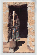 Niger - NU ETHNIQUE - Pileuse De Mil à NIamey - Ed. Jeune Afrique - Cliché Hazan  - Níger
