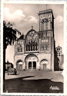 4-5-2024 (4 Z 8) France (posted 1956) Basilique De Vézelay - Chiese E Cattedrali