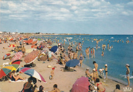 AGDE--1971--Le Grau D'Agde --La Plage (très Animée)...timbre ...cachet  AGDE - Agde