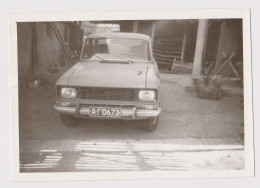 Old Moskvitch-2140 Car In Yard, Scene, Vintage Orig Photo 13x9cm. (51405) - Cars