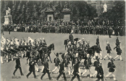 Berlin, Kaiser Wilhelm An Der Spitze Der Fahnenkompanie - Autres & Non Classés