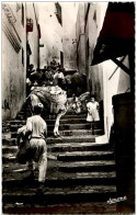 Alger - Scene Dans La Casbah - Alger