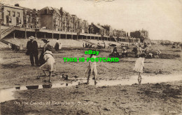 R601181 On Sands At Burnham On Sea. 3492. W. H. And D. G. Bunting. 1922 - Wereld