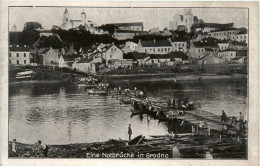 Eine Notbrücke In Grodno - Russie